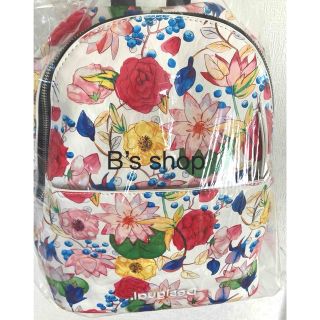 デシグアル(DESIGUAL)の新品✨タグ付き♪デシグアル　華やかなフラワープリント💐リュックサック(リュック/バックパック)