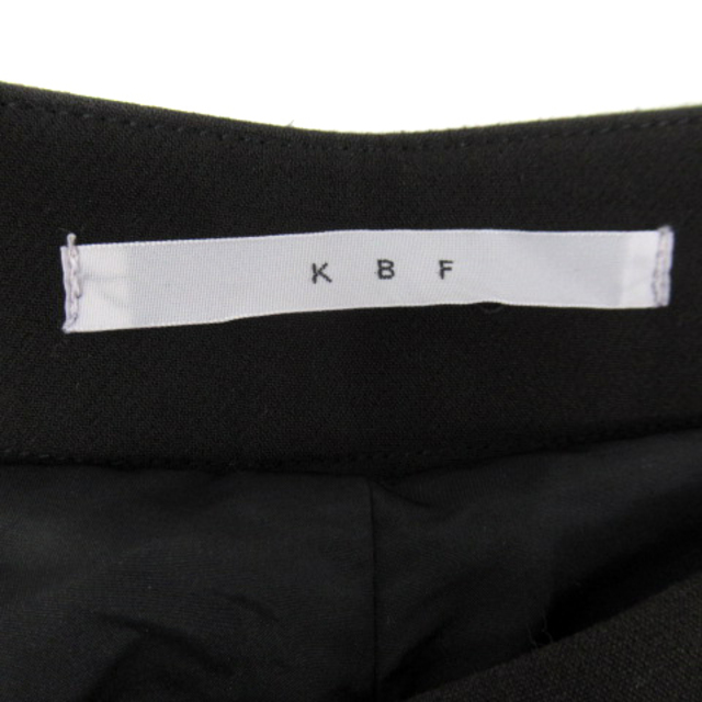 KBF(ケービーエフ)のKBF アーバンリサーチ スラックス テーパードパンツ アンクル丈 38 黒 レディースのパンツ(その他)の商品写真