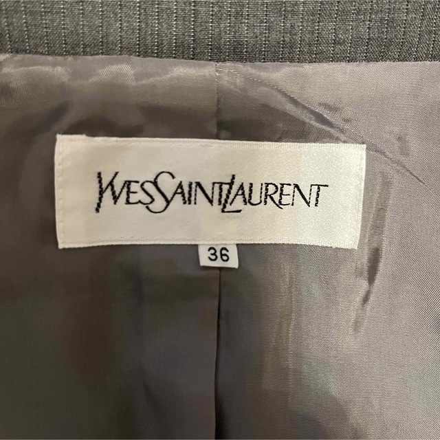 Yves Saint Laurent(イヴサンローラン)の【美品】イヴサンローラン　ダブルセットアップ　スカートスーツ　ウール100% レディースのフォーマル/ドレス(スーツ)の商品写真