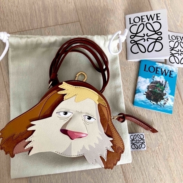 新品 LOEWE - LOEWE ヒン 新作 クッキーポーチ(クラシックカーフ