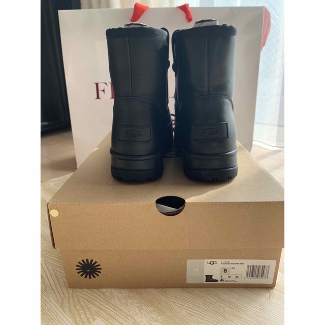 UGG CLASSIC WEATHER MINI 5