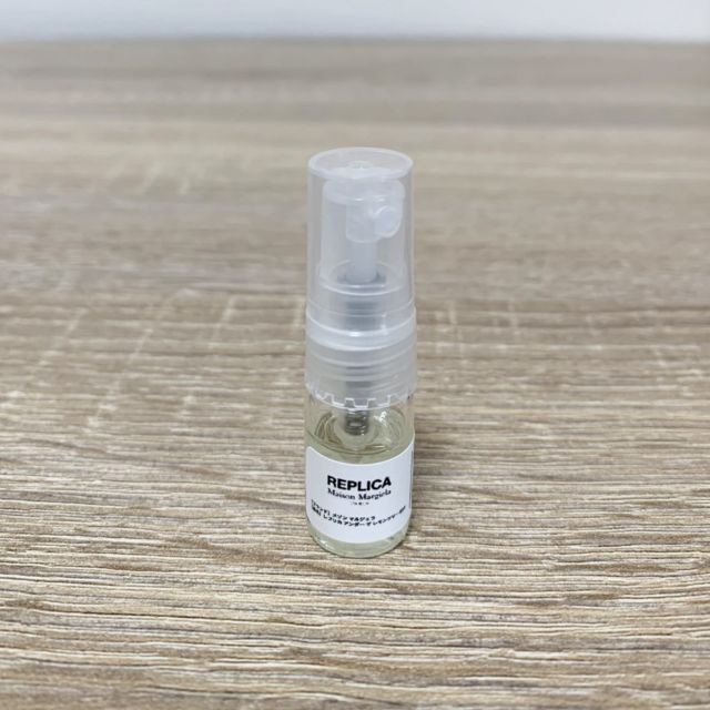 Maison Martin Margiela(マルタンマルジェラ)のメゾンマルジェラ 香水 お試し 1.5ml 人気 2本セット レイジー＆レモン コスメ/美容の香水(ユニセックス)の商品写真