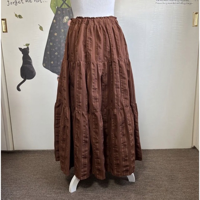 merlot(メルロー)の∇60 メルロー ブラウン系 ストライプ ティアードスカート レディースのスカート(ロングスカート)の商品写真