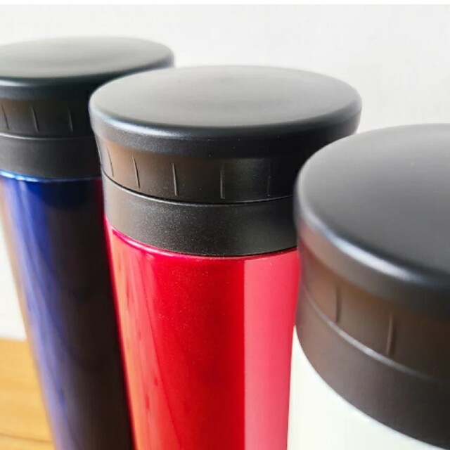 マグボトル　タンブラー　赤　水筒 インテリア/住まい/日用品のキッチン/食器(タンブラー)の商品写真