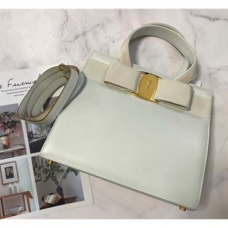 サルヴァトーレフェラガモ(Salvatore Ferragamo)のフェラガモ　ferragamo ショルダーバッグ　ヴェラ　リボン(ショルダーバッグ)