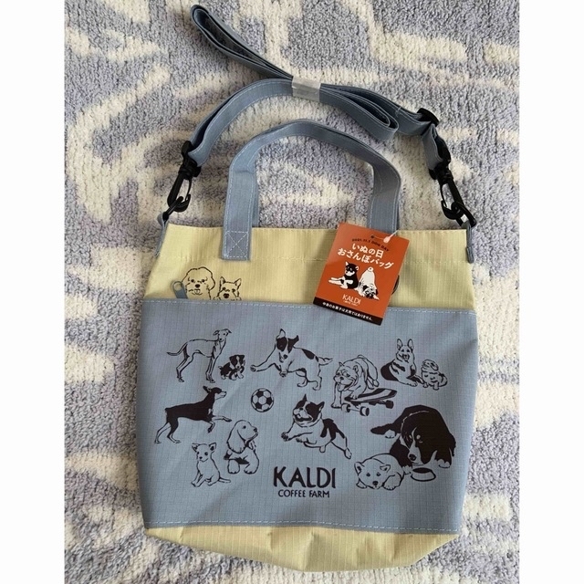 KALDI(カルディ)の【パク様専用】カルディいぬの日おさんぽバック バックのみ（中身はないです） レディースのバッグ(ショルダーバッグ)の商品写真