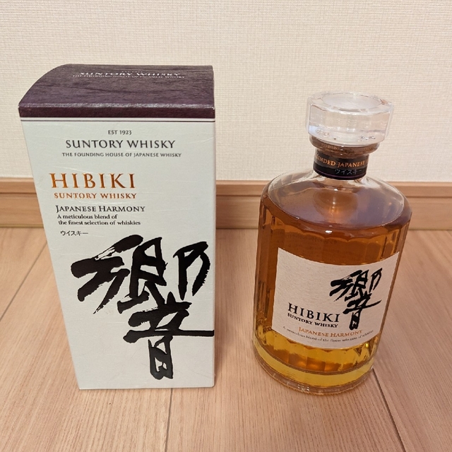 サントリー(サントリー)のサントリーウイスキー 響 ジャパニーズハーモニー 箱付き 食品/飲料/酒の酒(ウイスキー)の商品写真