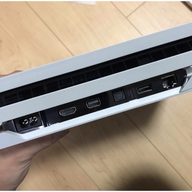 PlayStation4(プレイステーション4)の動作確認済み プレイステーション4 PRO CUH 7200 B PS4 1TB エンタメ/ホビーのゲームソフト/ゲーム機本体(家庭用ゲーム機本体)の商品写真