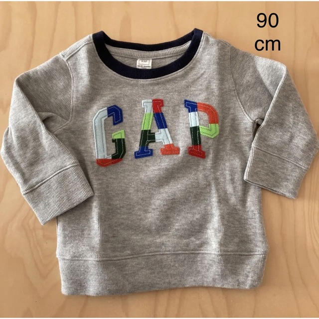 babyGAP(ベビーギャップ)のベビーギャップ　トレーナー　90 キッズ/ベビー/マタニティのキッズ服男の子用(90cm~)(Tシャツ/カットソー)の商品写真