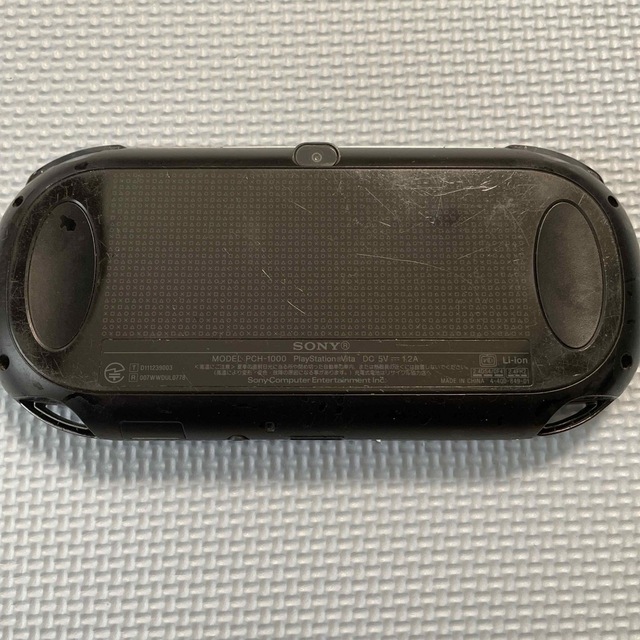 PlayStation Vita(プレイステーションヴィータ)のPlayStationVitaブラック　ジャンク品　 エンタメ/ホビーのゲームソフト/ゲーム機本体(携帯用ゲーム機本体)の商品写真