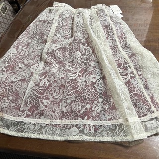 アクシーズファム(axes femme)のチュールの可愛いスカート(ひざ丈スカート)