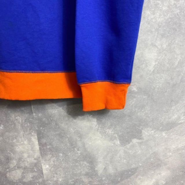 Champion(チャンピオン)のチャンピオン カレッジスウェット 青 オレンジ 刺繍ロゴ 大きい メンズのトップス(スウェット)の商品写真