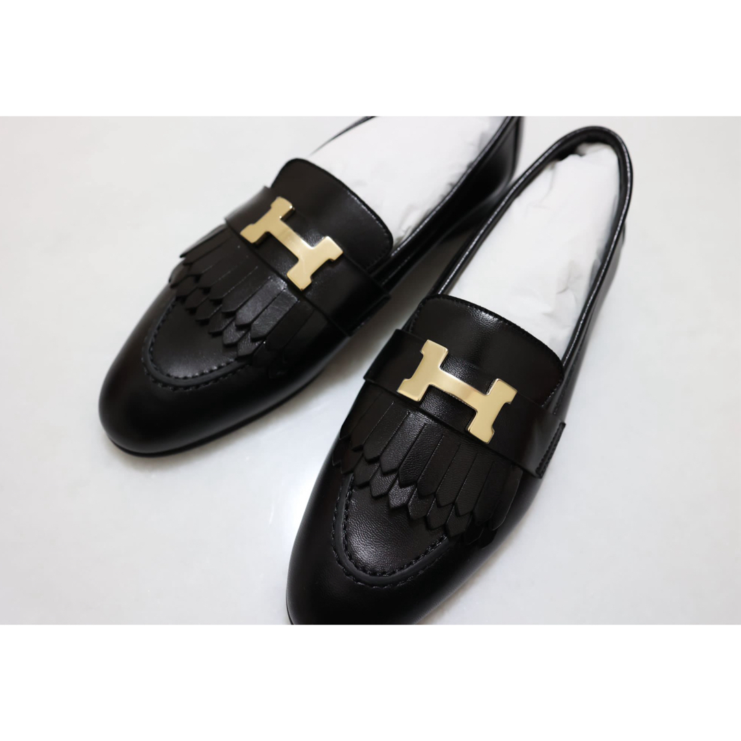 Hermes(エルメス)のエルメス モカシン ロワイヤル ブラック×ゴールド金具 レディースの靴/シューズ(ローファー/革靴)の商品写真