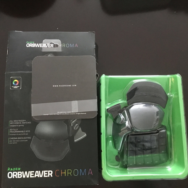 【美品　】ゲーム用　RAZER ORBWEAVER CROMA 左手用