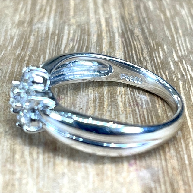 照り抜群!Pt900 ダイヤ 0.50ct 花 リング 4.06g M1193 【オンライン