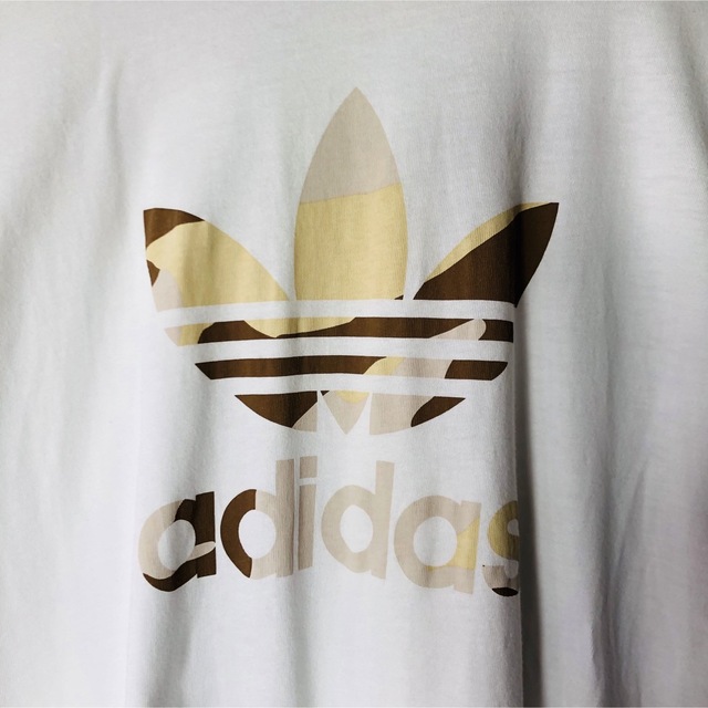 adidas(アディダス)のアディダス トレフォイル アニマル柄 センターロゴ 白 Lサイズ adidas メンズのトップス(Tシャツ/カットソー(半袖/袖なし))の商品写真