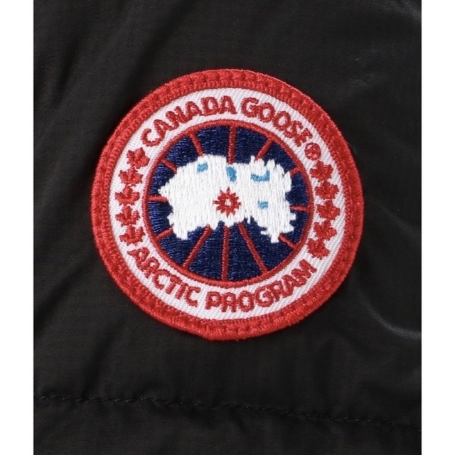 CANADA GOOSE(カナダグース)のカナダグース　アリストンコート　x s レディースのジャケット/アウター(ダウンジャケット)の商品写真