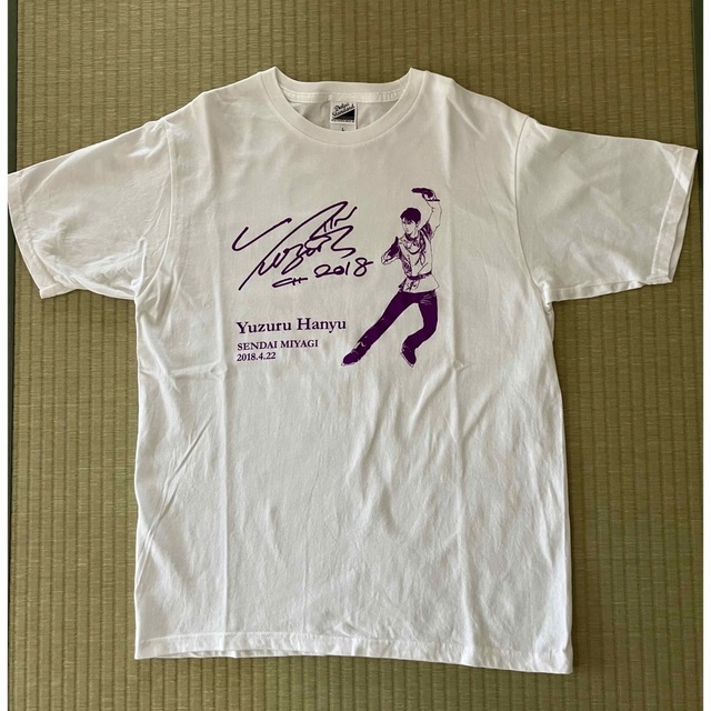 羽生結弦　記念Tシャツ　2018.4.22  紫 エンタメ/ホビーのタレントグッズ(スポーツ選手)の商品写真