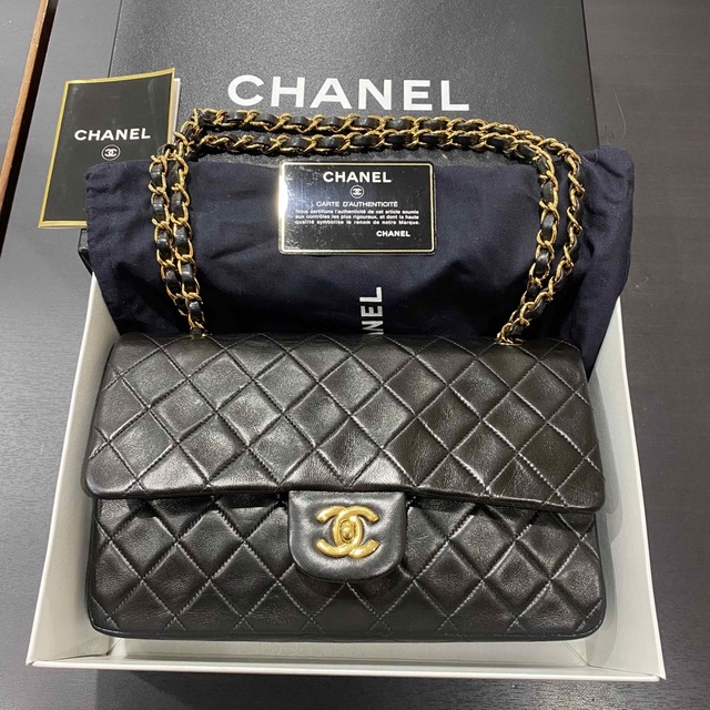 CHANEL(シャネル)の美品　シャネル　マトラッセ　25　Wフラップ ダブルチェーンショルダー　箱カード レディースのバッグ(ショルダーバッグ)の商品写真