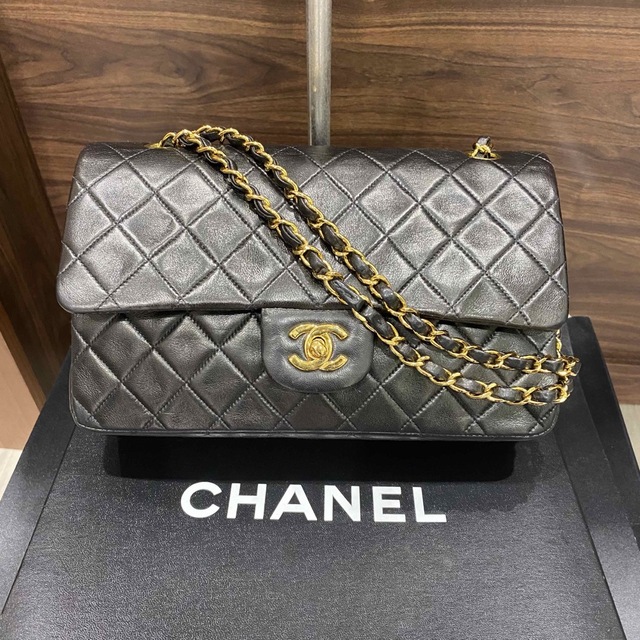 CHANEL(シャネル)の美品　シャネル　マトラッセ　25　Wフラップ ダブルチェーンショルダー　箱カード レディースのバッグ(ショルダーバッグ)の商品写真