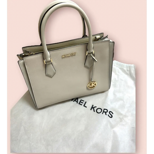 MICHAEL KORS バック　ショルダーバッグ　白　A4収納可