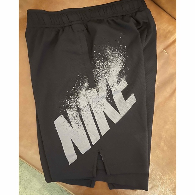 NIKE(ナイキ)のNIKE ハーフパンツ　キッズMサイズ キッズ/ベビー/マタニティのキッズ服男の子用(90cm~)(パンツ/スパッツ)の商品写真