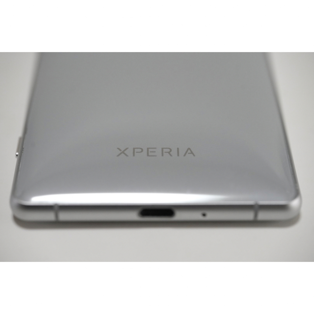 Xperia(エクスペリア)のXperia XZ2 エクスペリア エックスゼットツー スマホ/家電/カメラのスマートフォン/携帯電話(スマートフォン本体)の商品写真