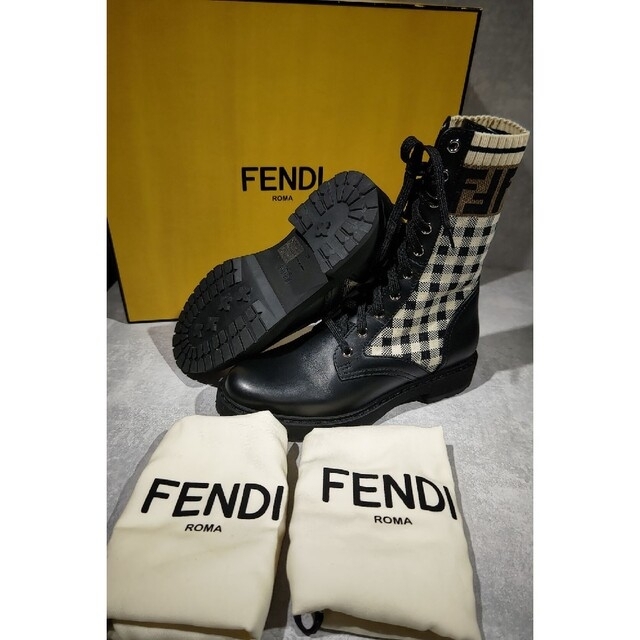 おトク】 FENDI - フェンディ ブラックレザー ストレッチファブリック