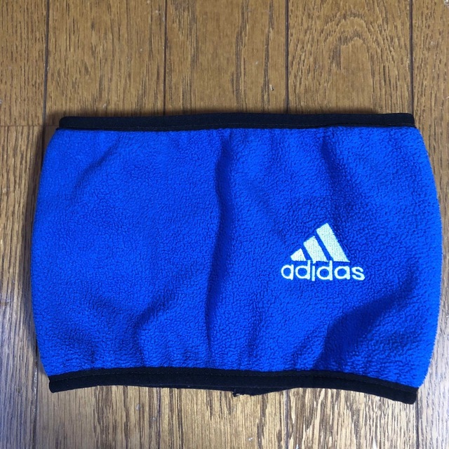 adidas(アディダス)のはち様専用♡アディダス キッズリバーシブルネックウォーマー キッズ/ベビー/マタニティのこども用ファッション小物(その他)の商品写真