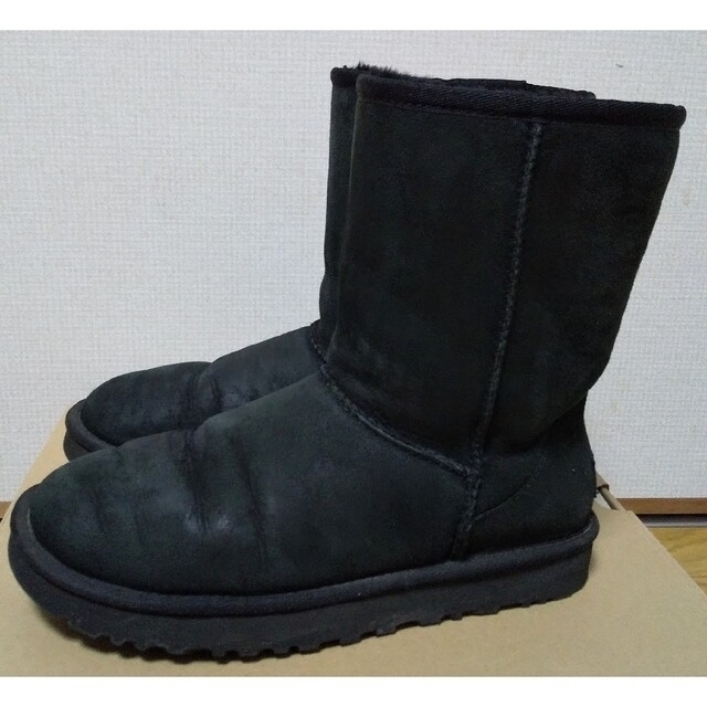 UGGムートンブームクラシックショート黒24cm