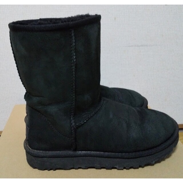 UGGムートンブームクラシックショート黒24cm