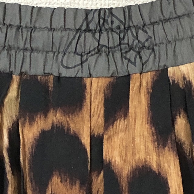 Vivienne Westwood(ヴィヴィアンウエストウッド)のレオパード スカート レディースのスカート(ロングスカート)の商品写真