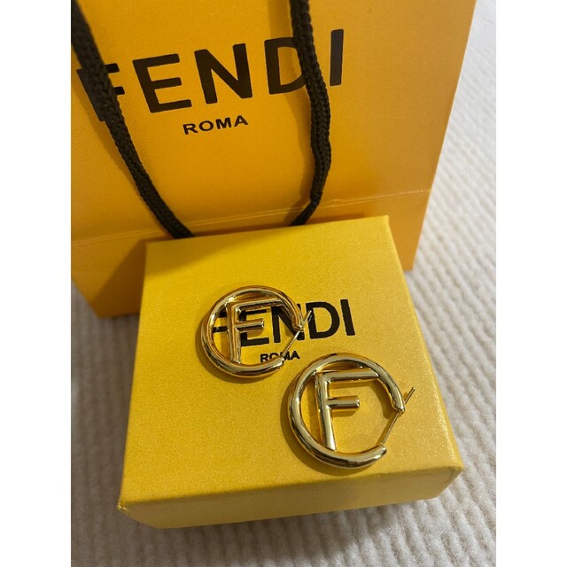 るコンディ FENDI - 早い者勝ち!⇒フェンディ ゴールド ピアスの