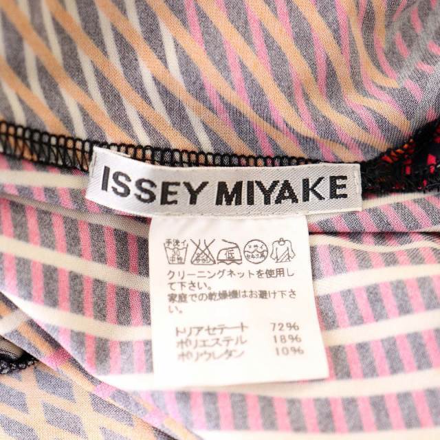 ISSEY MIYAKE(イッセイミヤケ)のイッセイミヤケ キカ柄 チュニック ワンピース ひざ丈 半袖 ストレッチ 2 黒 レディースのトップス(チュニック)の商品写真