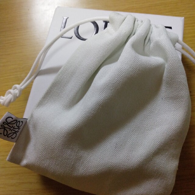 LOEWE(ロエベ)のLOEWE 巾着袋 レディースのファッション小物(ポーチ)の商品写真