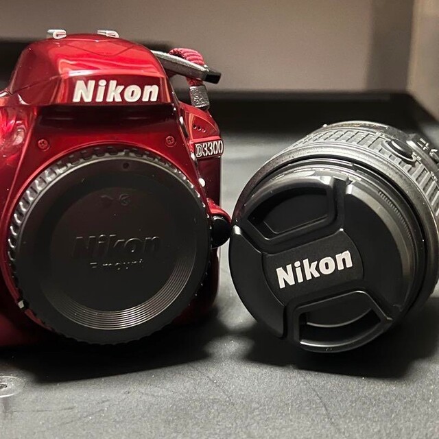 極上超美品！Nikon D3300 18-55 VR2 レンズキット RED スマホ/家電/カメラのカメラ(デジタル一眼)の商品写真