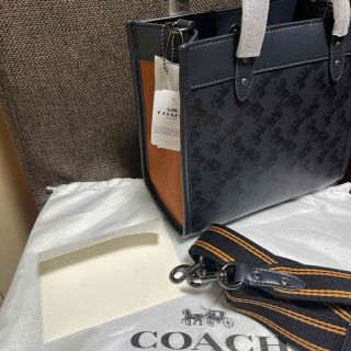 コーチ(COACH)のCOACH フィールド トート 22 ホース アンド キャリッジ(ショルダーバッグ)