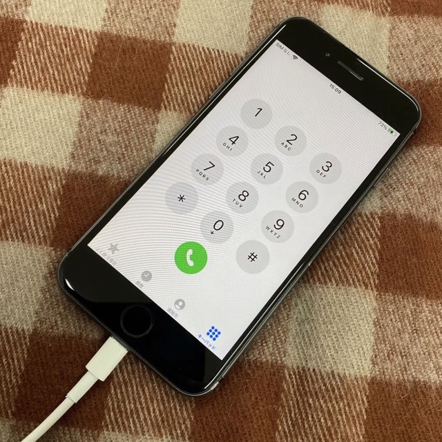 iPhone(アイフォーン)の🔴iPhone8  64GB  SIMフリー スマホ/家電/カメラのスマートフォン/携帯電話(スマートフォン本体)の商品写真