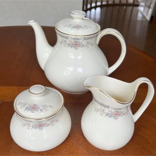 ロイヤルドルトン(Royal Doulton)の【未使用美品】ロイヤルドルトン★レベッカ★ティーポット　セット(食器)