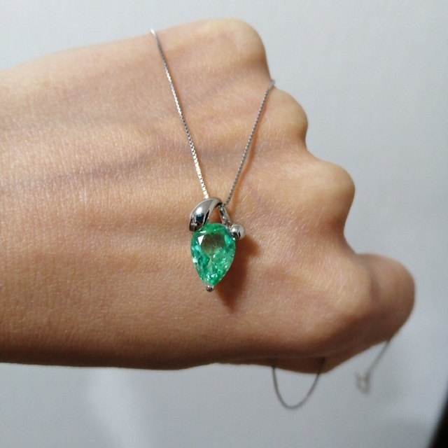pt900 エメラルド ネックレス トップ 大粒 1ct | www.thestyledhouse