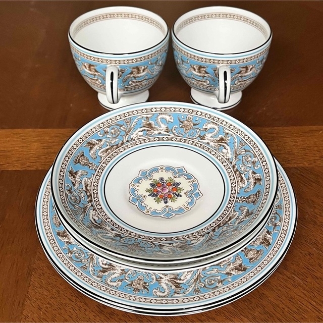 WEDGWOOD - 【黒壺美品】ウェッジウッド☆フロレンティーン WEDGWOOD - 【黒壺美品】ウェッジウッド☆フロレンティーン