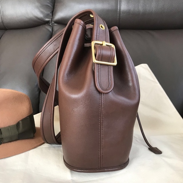 COACH(コーチ)の【美品／米国】OLD COACH オールドコーチ巾着型ショルダーバッグブラウン レディースのバッグ(ショルダーバッグ)の商品写真