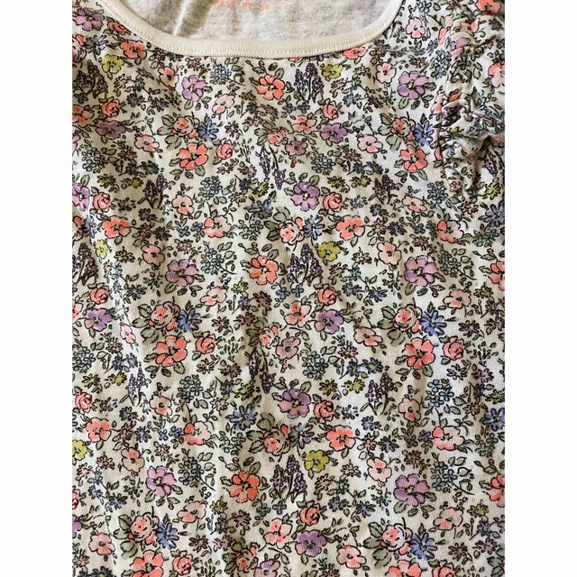 NEXT(ネクスト)のnext  トップス いちご 花柄  サイズ5-6yrs 2着 キッズ/ベビー/マタニティのキッズ服女の子用(90cm~)(Tシャツ/カットソー)の商品写真