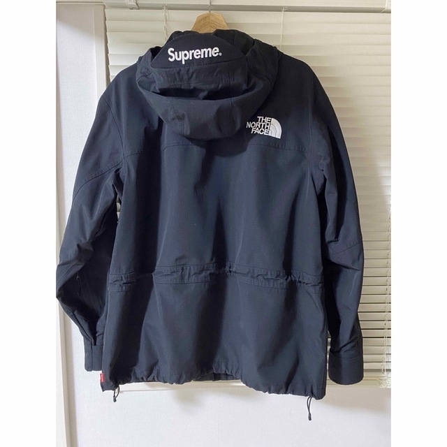 Supreme(シュプリーム)のSupreme × TNF Expedition Jacket 18AW 黒 M メンズのジャケット/アウター(ダウンジャケット)の商品写真