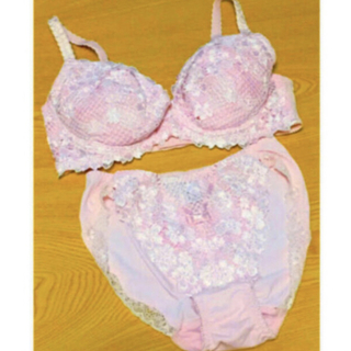 未使用 ピンク 花柄 刺繍 ブラ ショーツ セット D70(ブラ&ショーツセット)