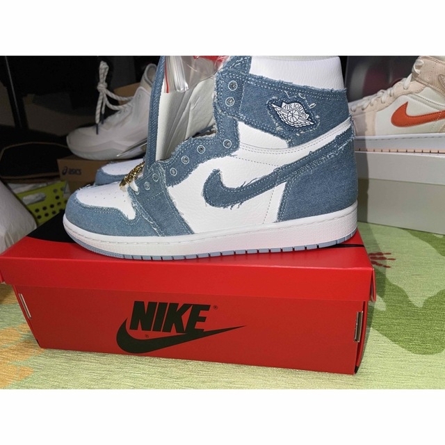 NIKE(ナイキ)のNike WMNS Air Jordan 1 High OG "Denim" メンズの靴/シューズ(スニーカー)の商品写真