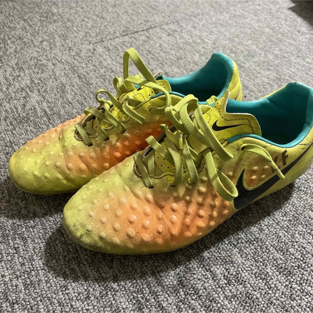 NIKE - NIKE ナイキ ジュニアサッカースパイク マジスタ 22cmの通販 by ...