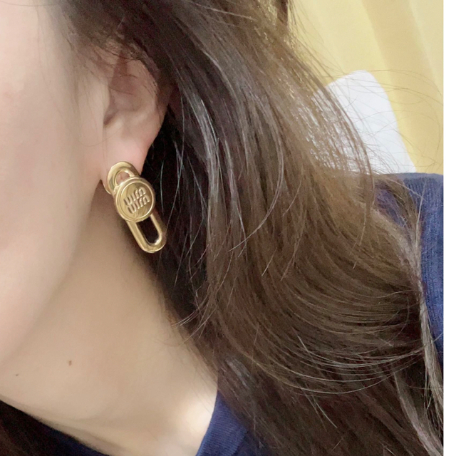 miumiu ピアス