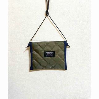 キッズポシェット　キルティングkhaki 大人も♡(外出用品)