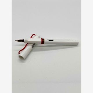 ラミー(LAMY)のLAMY Safari 万年筆 ホワイト  レッドクリップ 限定品 細字(F)(ペン/マーカー)